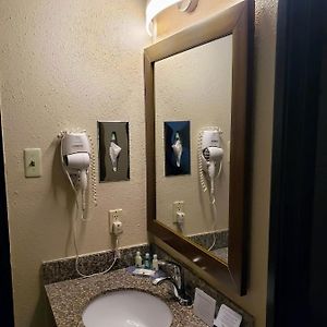 Queen Room Mobility accessible